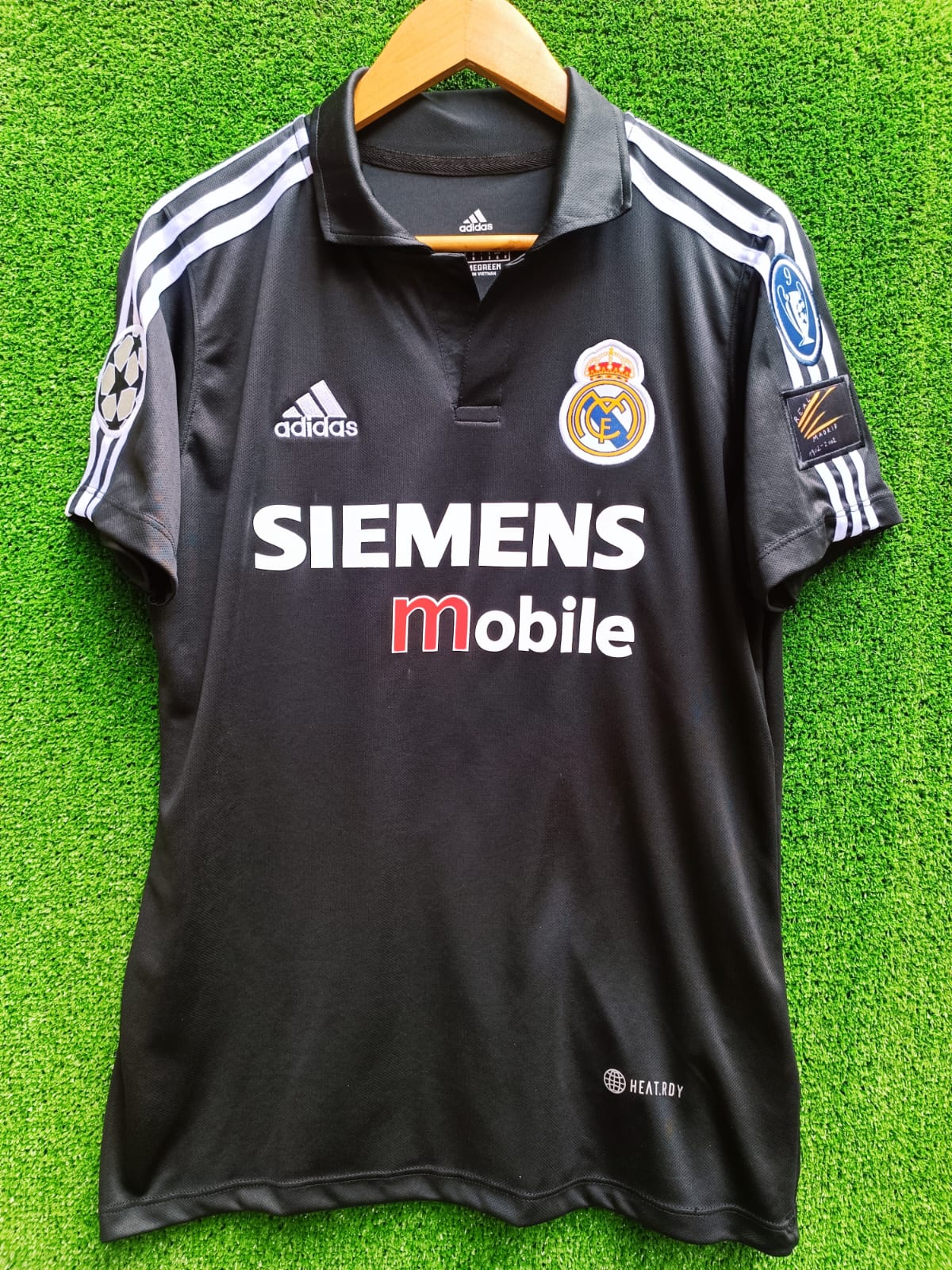 Camiseta Real Madrid 2002 Alterna (Negra) - Tienda Gol Perú: deportivas