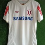 Camiseta Universitario 2010